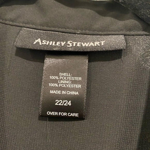 Plus Size Top - Picture 3 of 3